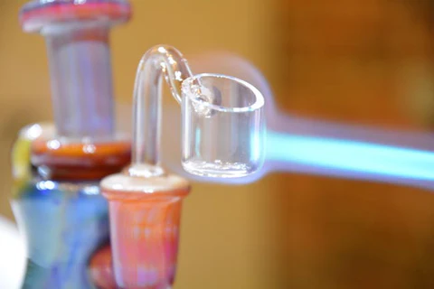 high-quality quartz banger – sleek banner