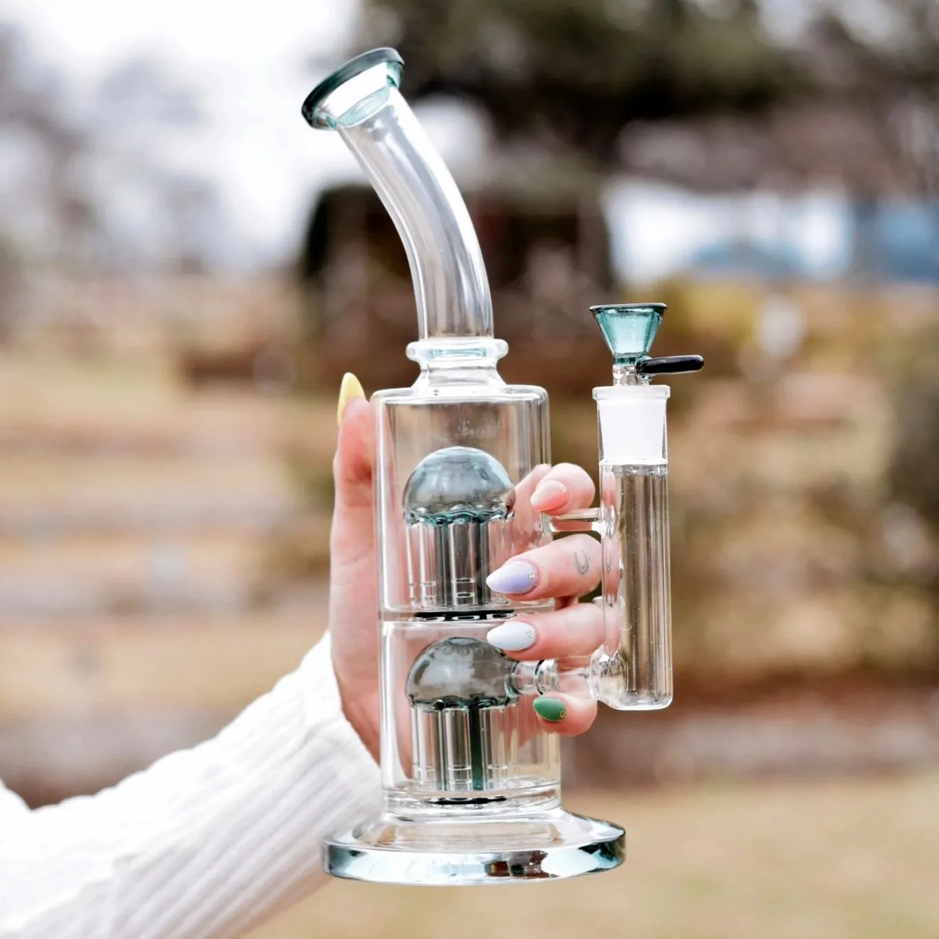bong percolator function smoke bubbles water filtration