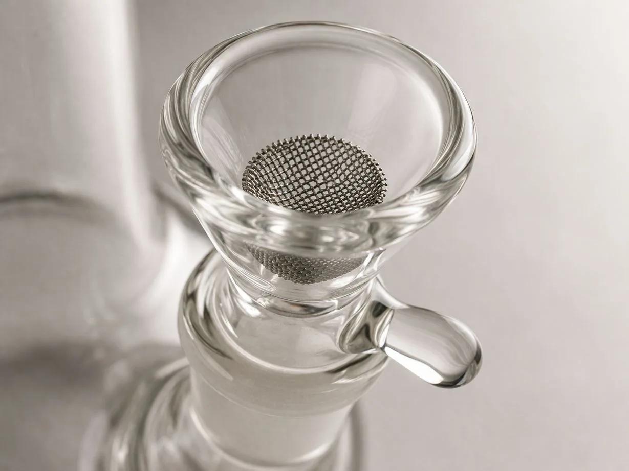 bong bowl screen placement close-up clean glass bowl setup