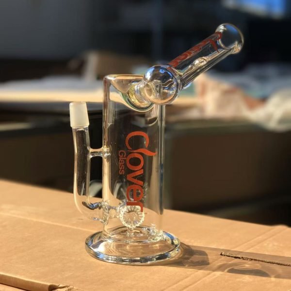 CLover glass Logo on a glass pipe